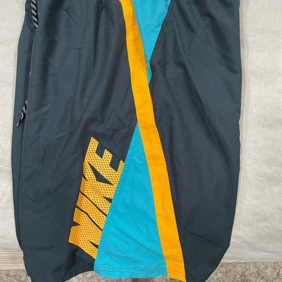 Nike men’s  large board shorts - Picture 3 of 5